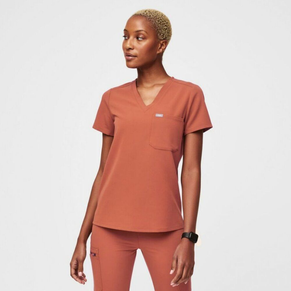 FIGS Catarina One-Pocket Scrub Top Terracotta size XS